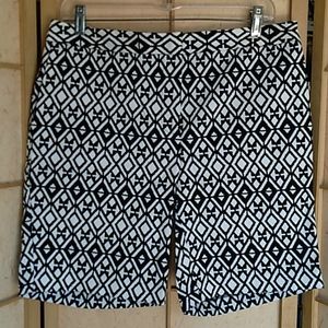 Mario Serrani black and white shorts sz 10